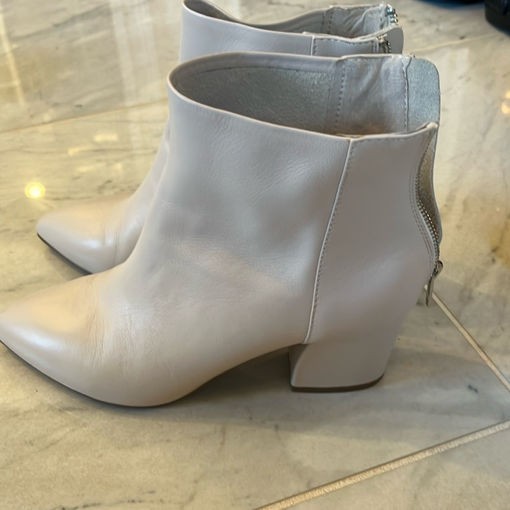steve madden like new boot heels
